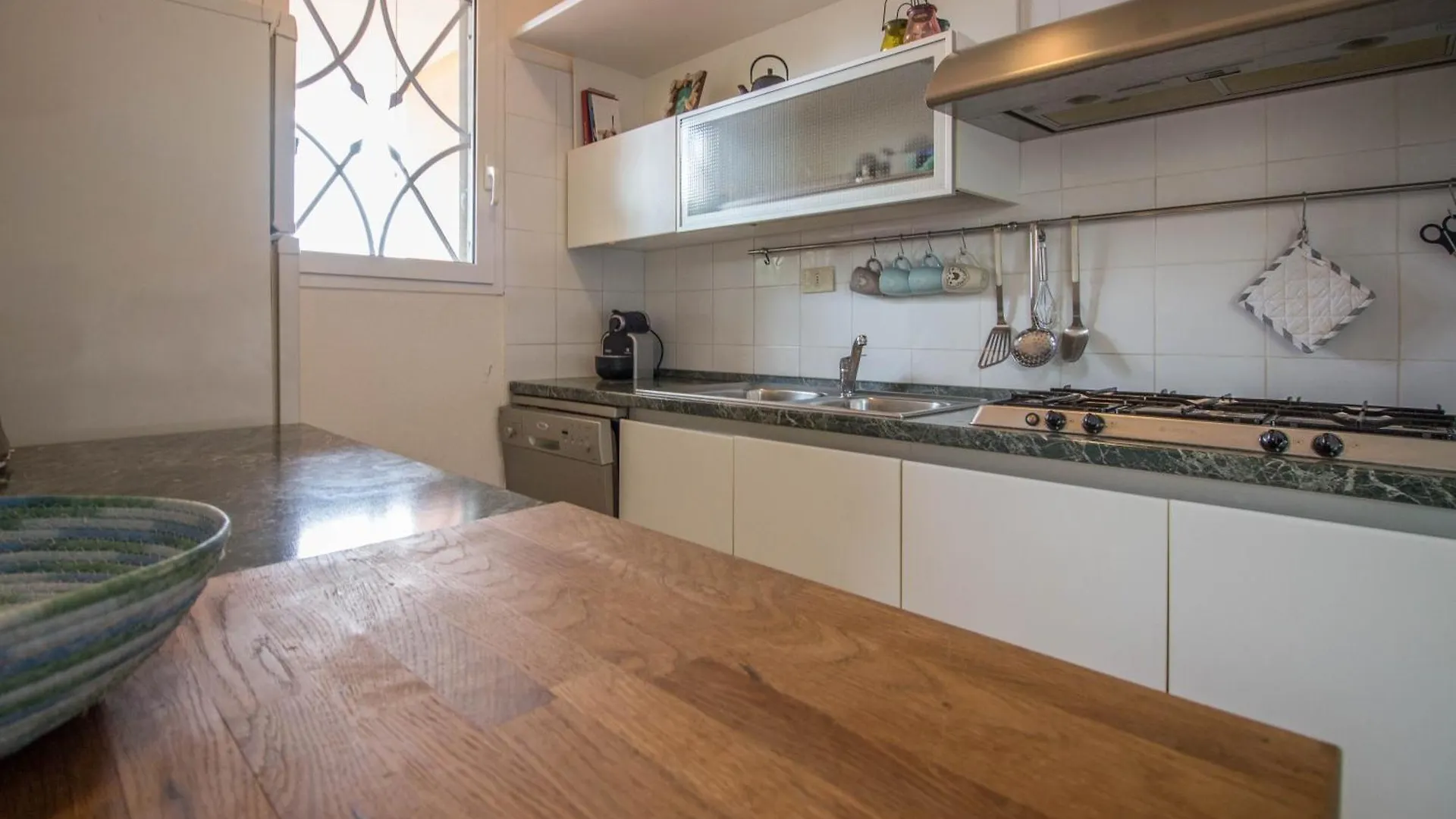 Rustic Apartment Near La Conia Beach With Parking! 카니지오네