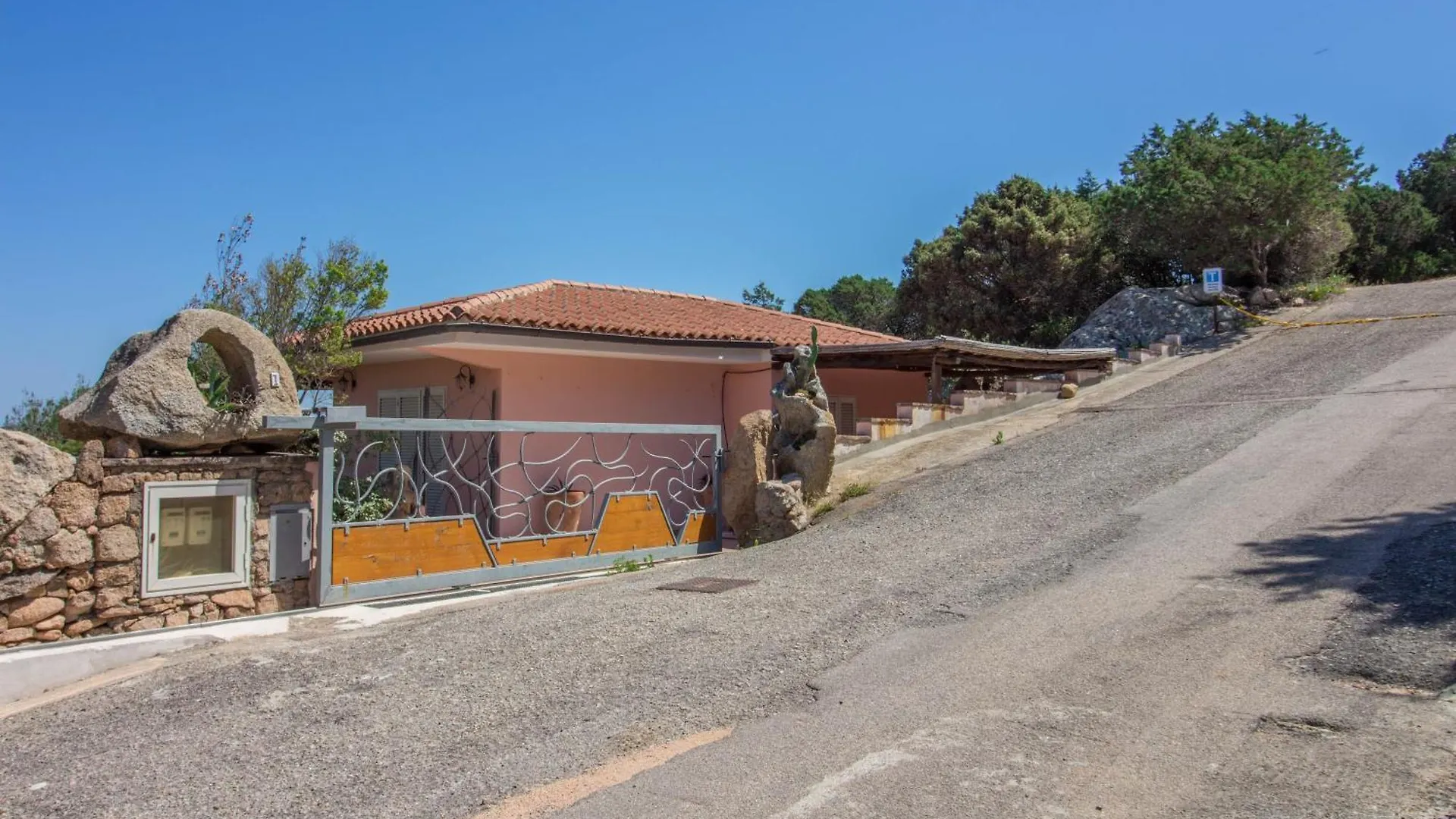 Rustic Apartment Near La Conia Beach With Parking! 카니지오네