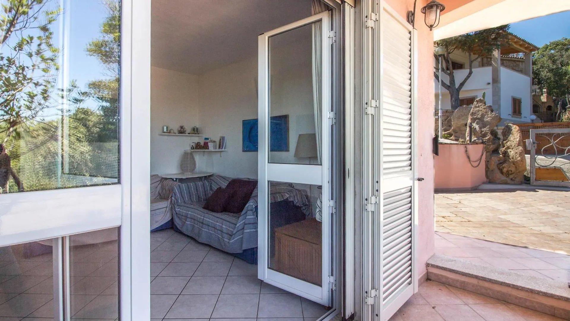 Rustic Apartment Near La Conia Beach With Parking! カンニジョネ イタリア