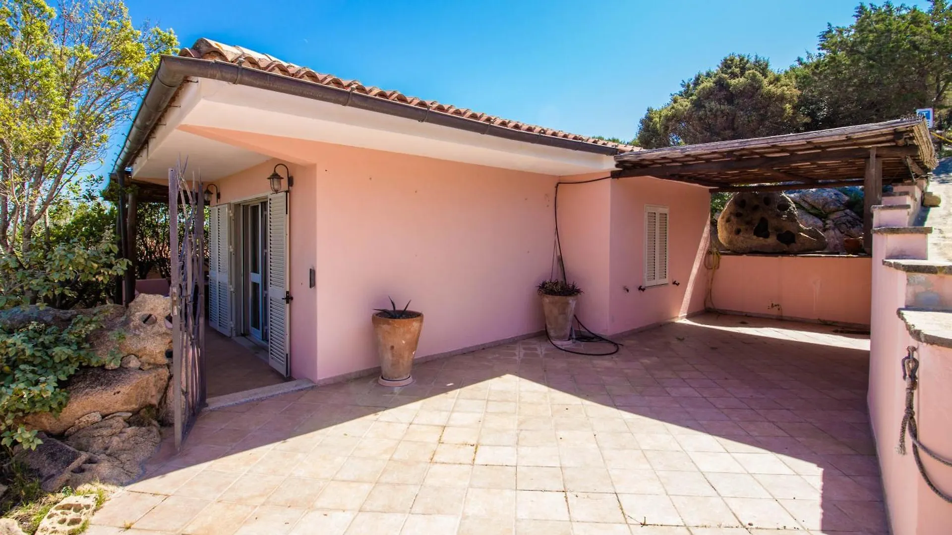 Rustic Apartment Near La Conia Beach With Parking! カンニジョネ
