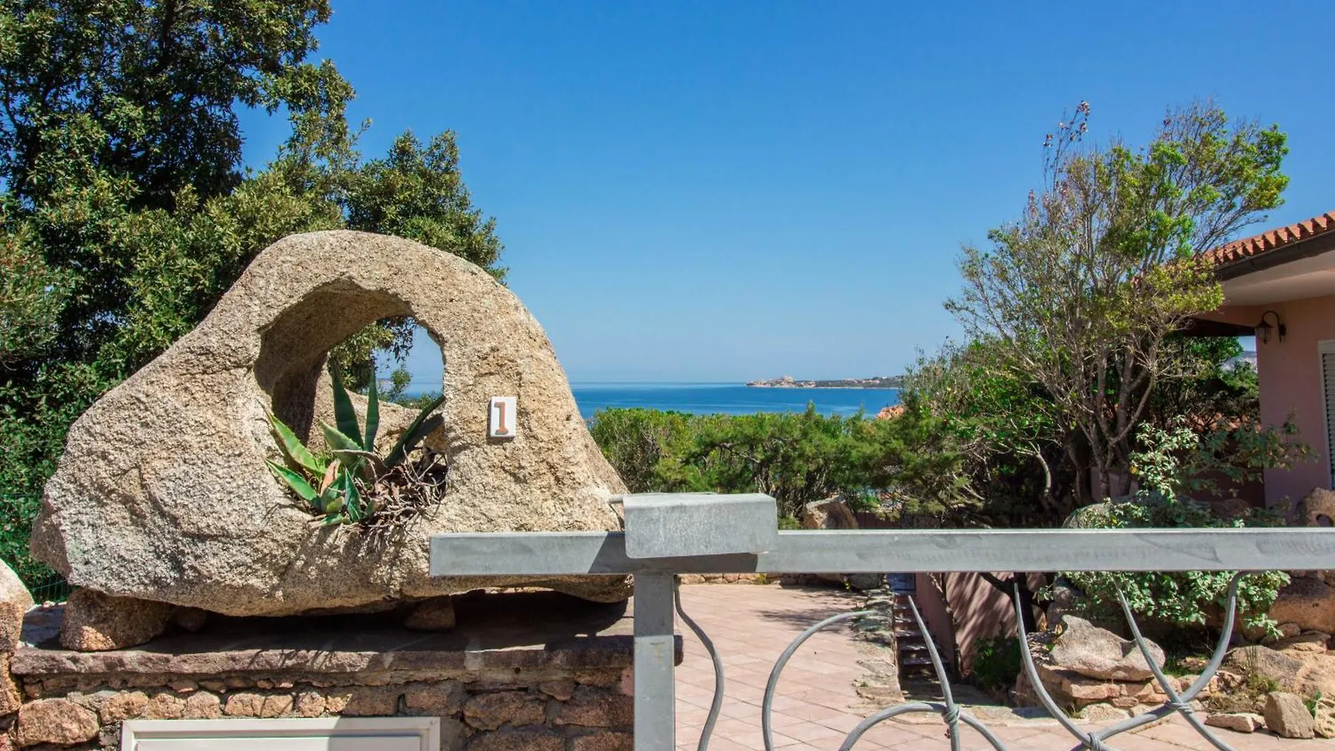 Rustic Apartment Near La Conia Beach With Parking! カンニジョネ 0*,
